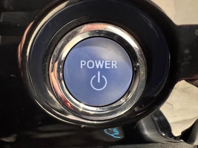 TOYOTA PRIUS 2017 Image 31