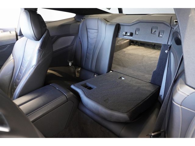 BMW 8SERIES 2021 Image 31