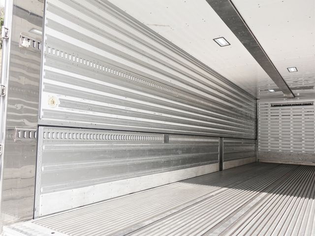 NISSAN DIESEL QUON 2018 Image 31