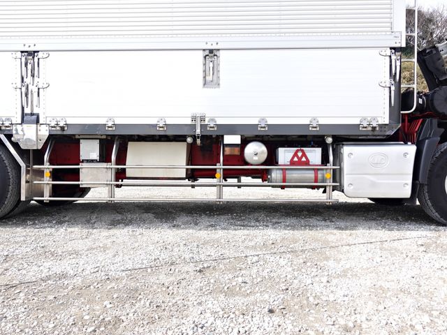 NISSAN DIESEL QUON 2018 Image 31