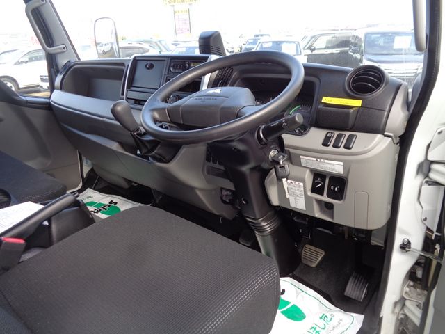 MITSUBISHI CANTER 2019 Image 31