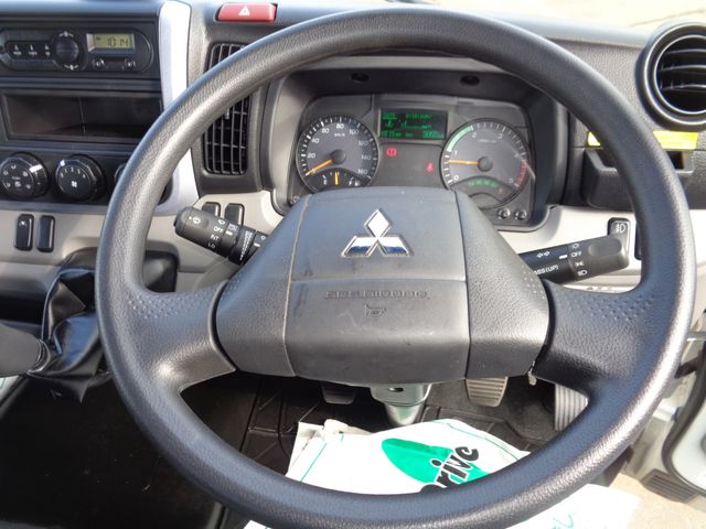 MITSUBISHI CANTER 2019 Image 31