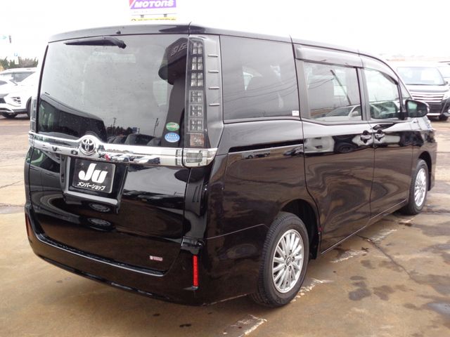 TOYOTA VOXY 2016 Image 31