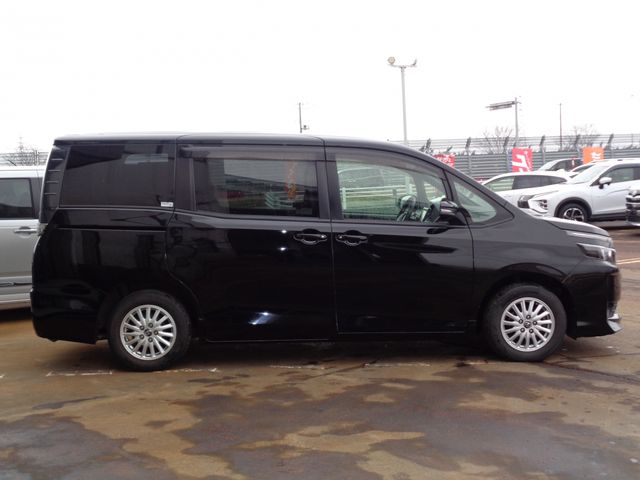 TOYOTA VOXY 2016 Image 31