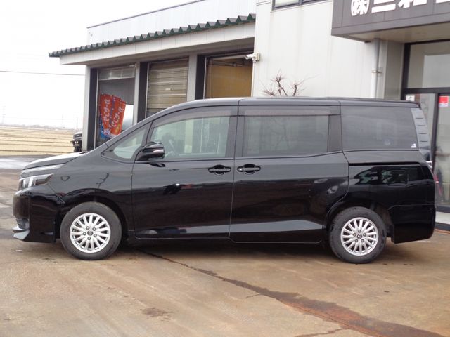 TOYOTA VOXY 2016 Image 31