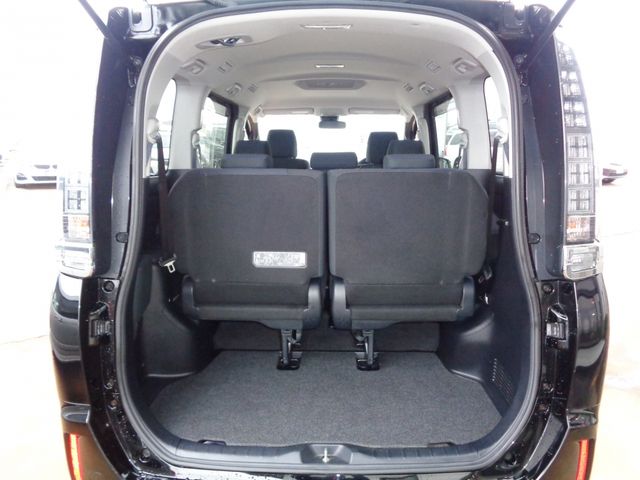 TOYOTA VOXY 2016 Image 31