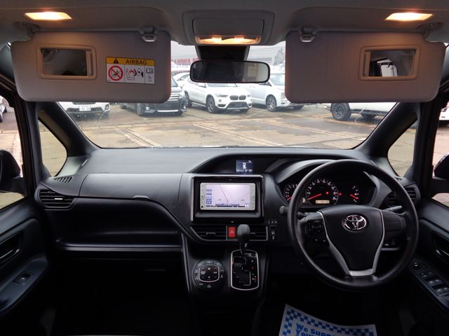TOYOTA VOXY 2016 Image 31