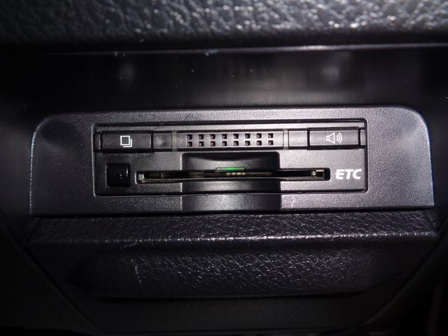 TOYOTA VOXY 2016 Image 31