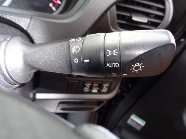 TOYOTA VOXY 2016 Image 31