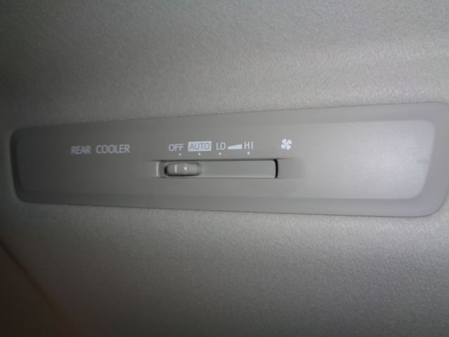 TOYOTA VOXY 2016 Image 31