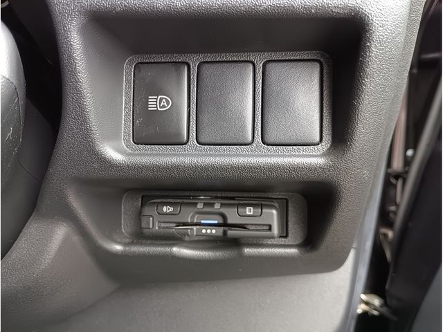 TOYOTA HIACE VAN 4WD 2019 Image 31