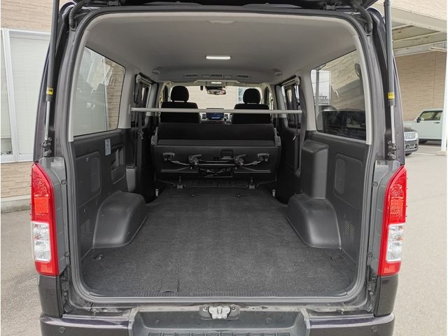 TOYOTA HIACE VAN 4WD 2019 Image 31