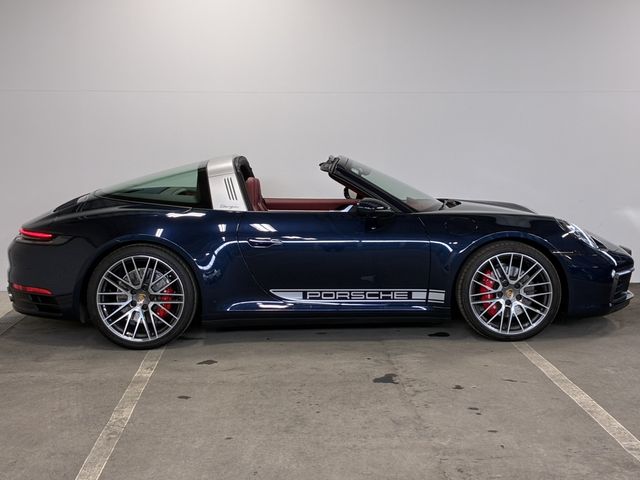 PORSCHE 911 2021 Image 31