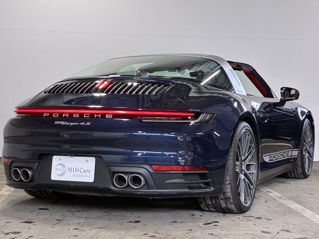 PORSCHE 911 2021 Image 31