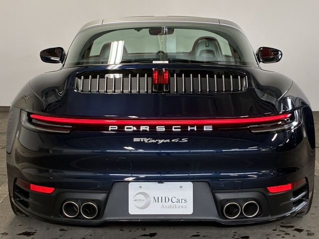 PORSCHE 911 2021 Image 31