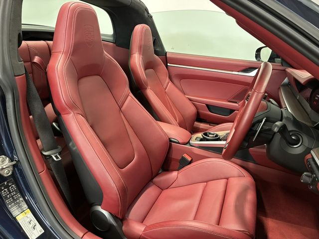 PORSCHE 911 2021 Image 31