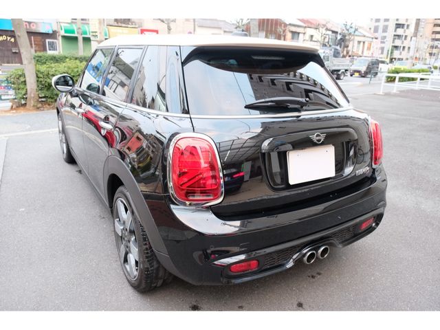 BMW MINI COOPER S 5DOOR 2020 Image 31