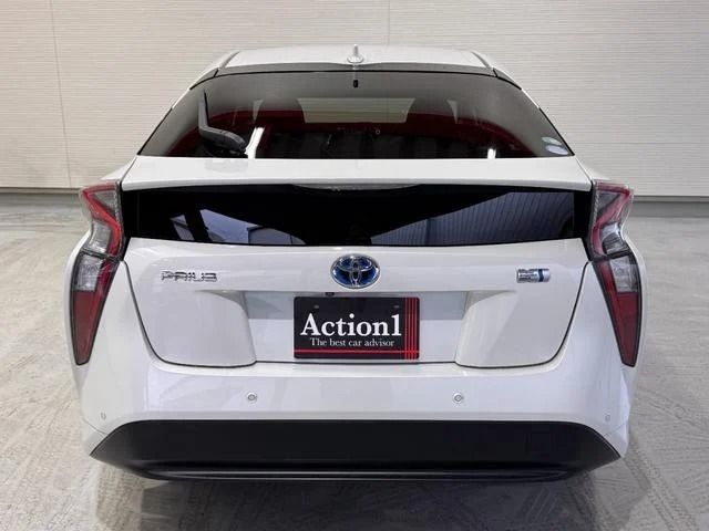 TOYOTA PRIUS 2017 Image 31