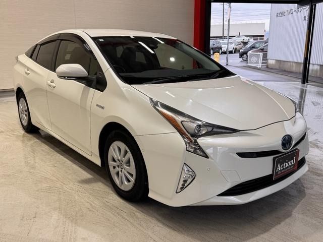 TOYOTA PRIUS 2017 Image 31