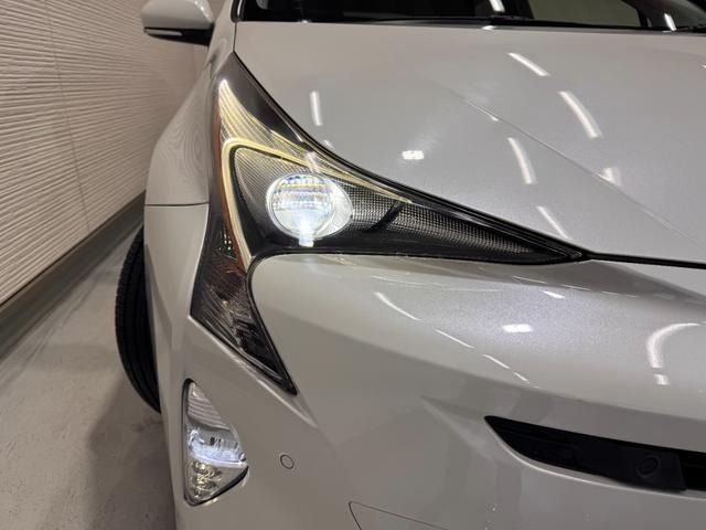 TOYOTA PRIUS 2017 Image 31