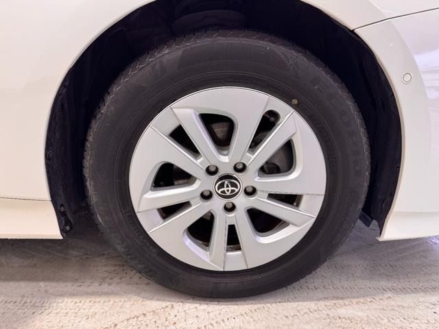 TOYOTA PRIUS 2017 Image 31