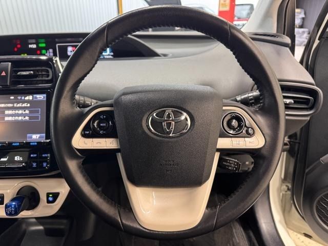 TOYOTA PRIUS 2017 Image 31
