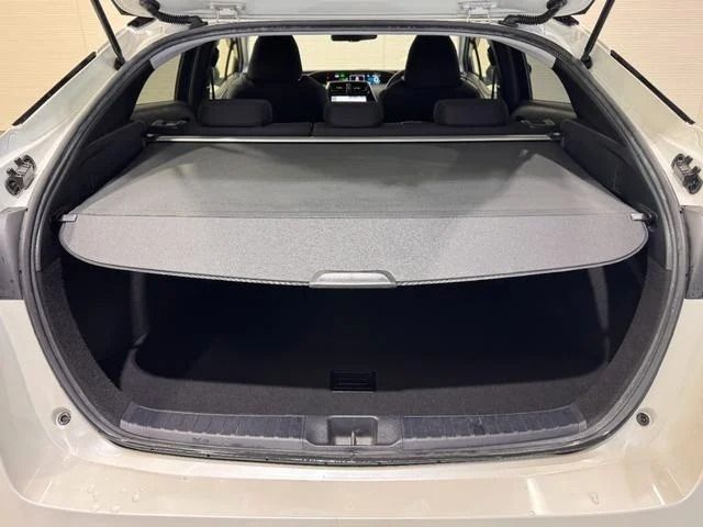 TOYOTA PRIUS 2017 Image 31