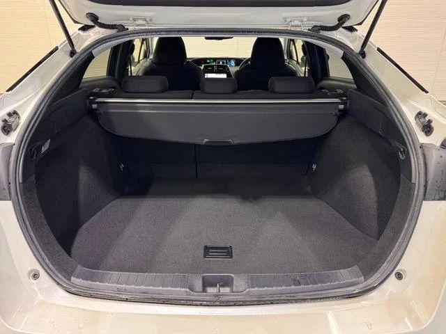 TOYOTA PRIUS 2017 Image 31