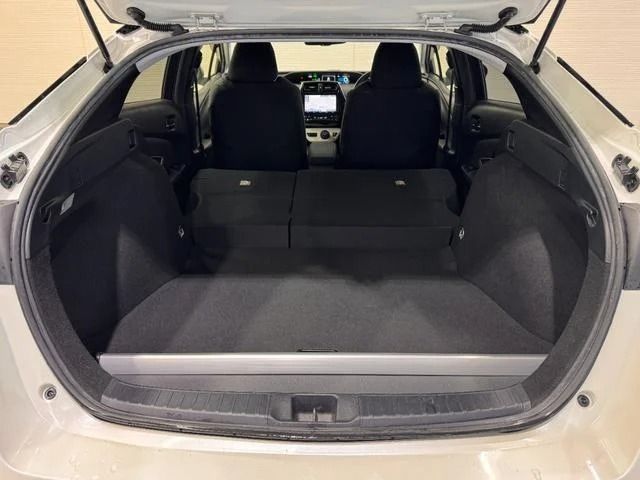 TOYOTA PRIUS 2017 Image 31