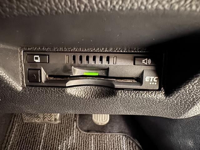 TOYOTA PRIUS 2017 Image 31