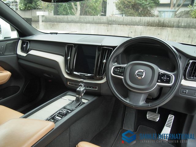 VOLVO XC60 2019 Image 31