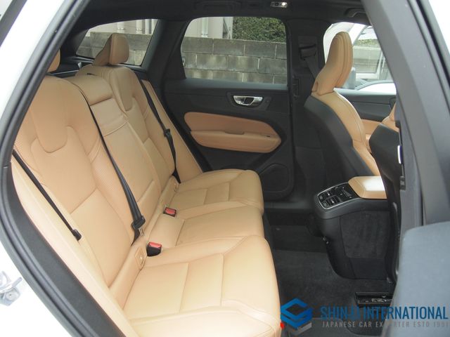 VOLVO XC60 2019 Image 31