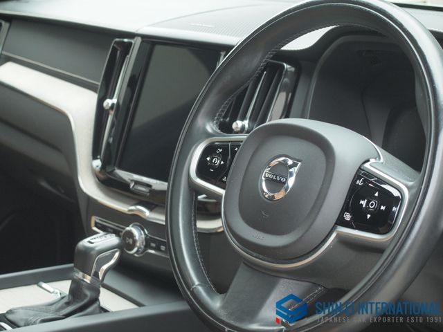 VOLVO XC60 2019 Image 31