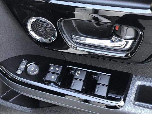 HONDA N BOX CUSTOM 2021 Image 31