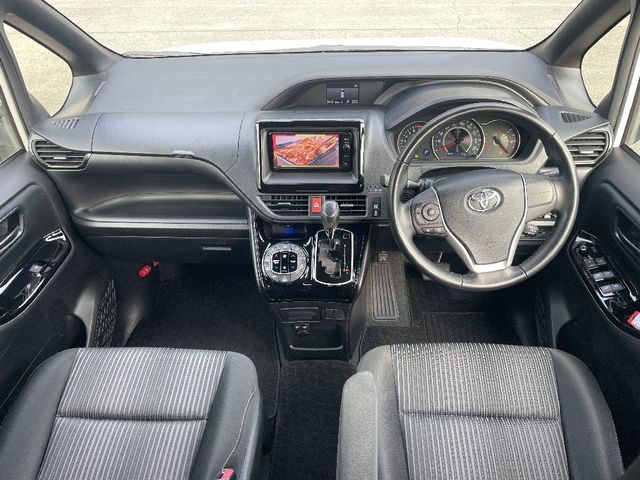 TOYOTA VOXY 2017 Image 31