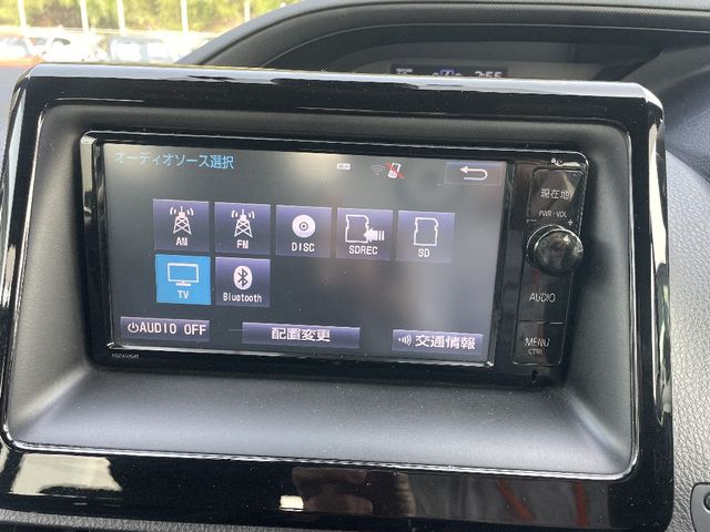 TOYOTA VOXY 2017 Image 31