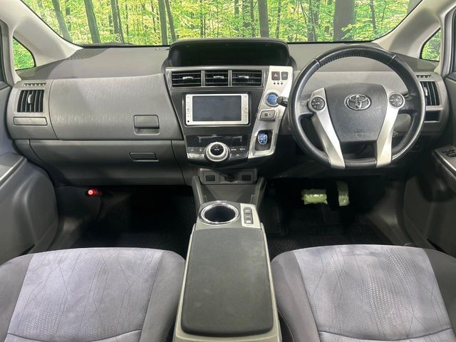 TOYOTA PRIUS ALPHA 2011 Image 31