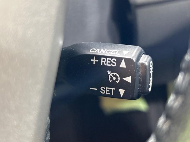 TOYOTA PRIUS ALPHA 2011 Image 31