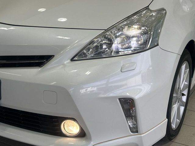 TOYOTA PRIUS ALPHA 2011 Image 31