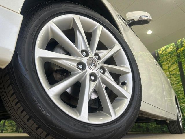 TOYOTA PRIUS ALPHA 2011 Image 31