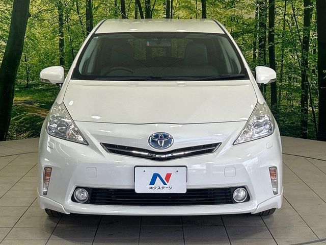 TOYOTA PRIUS ALPHA 2011 Image 31