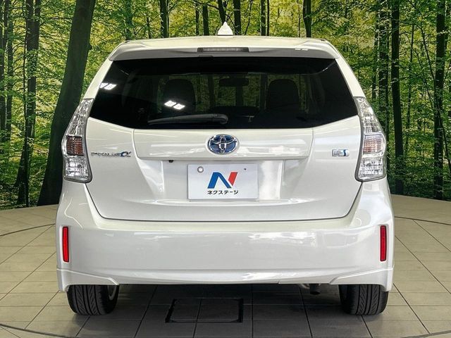 TOYOTA PRIUS ALPHA 2011 Image 31