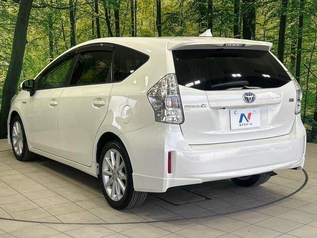 TOYOTA PRIUS ALPHA 2011 Image 31