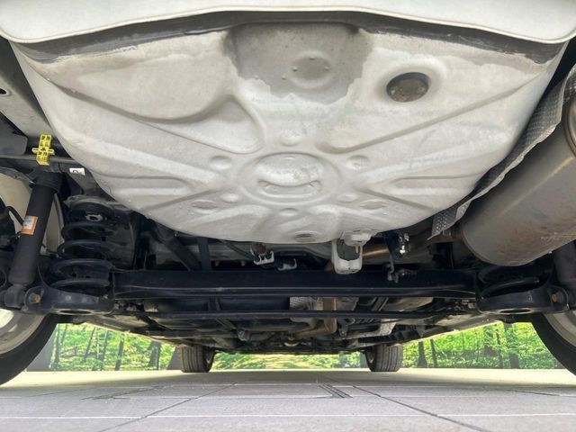 TOYOTA PRIUS ALPHA 2011 Image 31