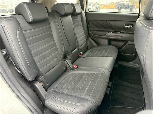 MITSUBISHI OUTLANDER PHEV 2015 Image 31