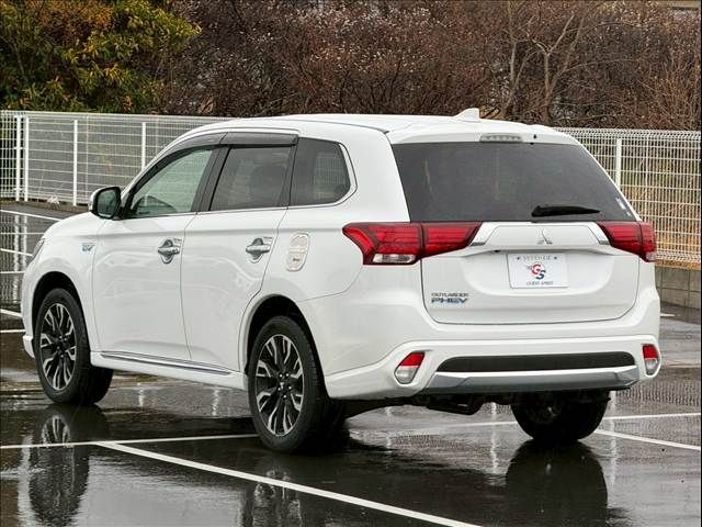 MITSUBISHI OUTLANDER PHEV 2015 Image 31