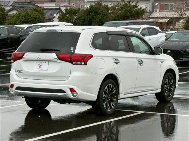 MITSUBISHI OUTLANDER PHEV 2015 Image 31