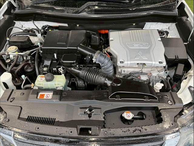 MITSUBISHI OUTLANDER PHEV 2015 Image 31