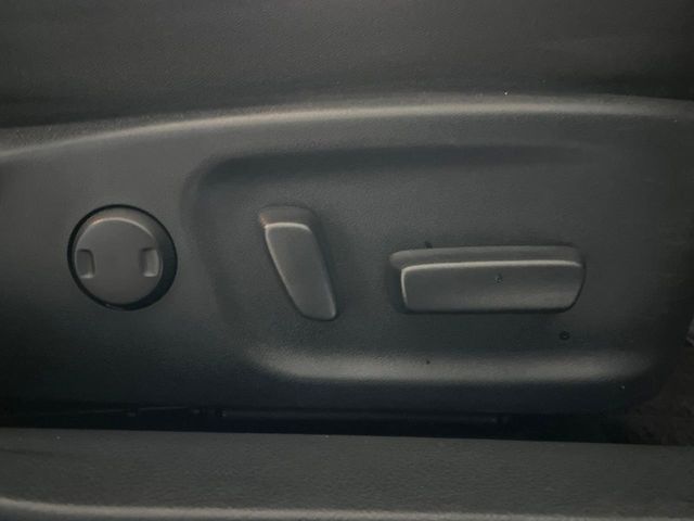 TOYOTA CROWN SEDAN HYBRID 2015 Image 31