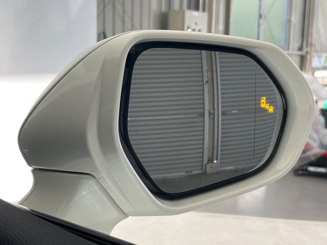 TOYOTA CROWN SEDAN HYBRID 2018 Image 31